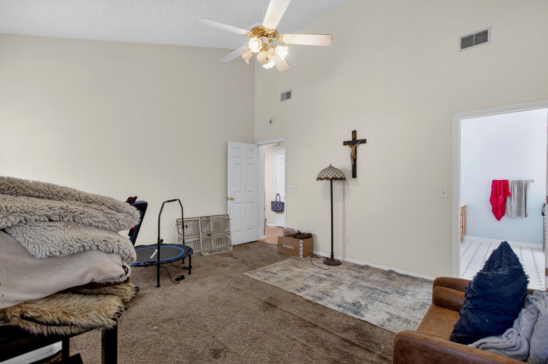 5400 Dwight Drive Photo 21