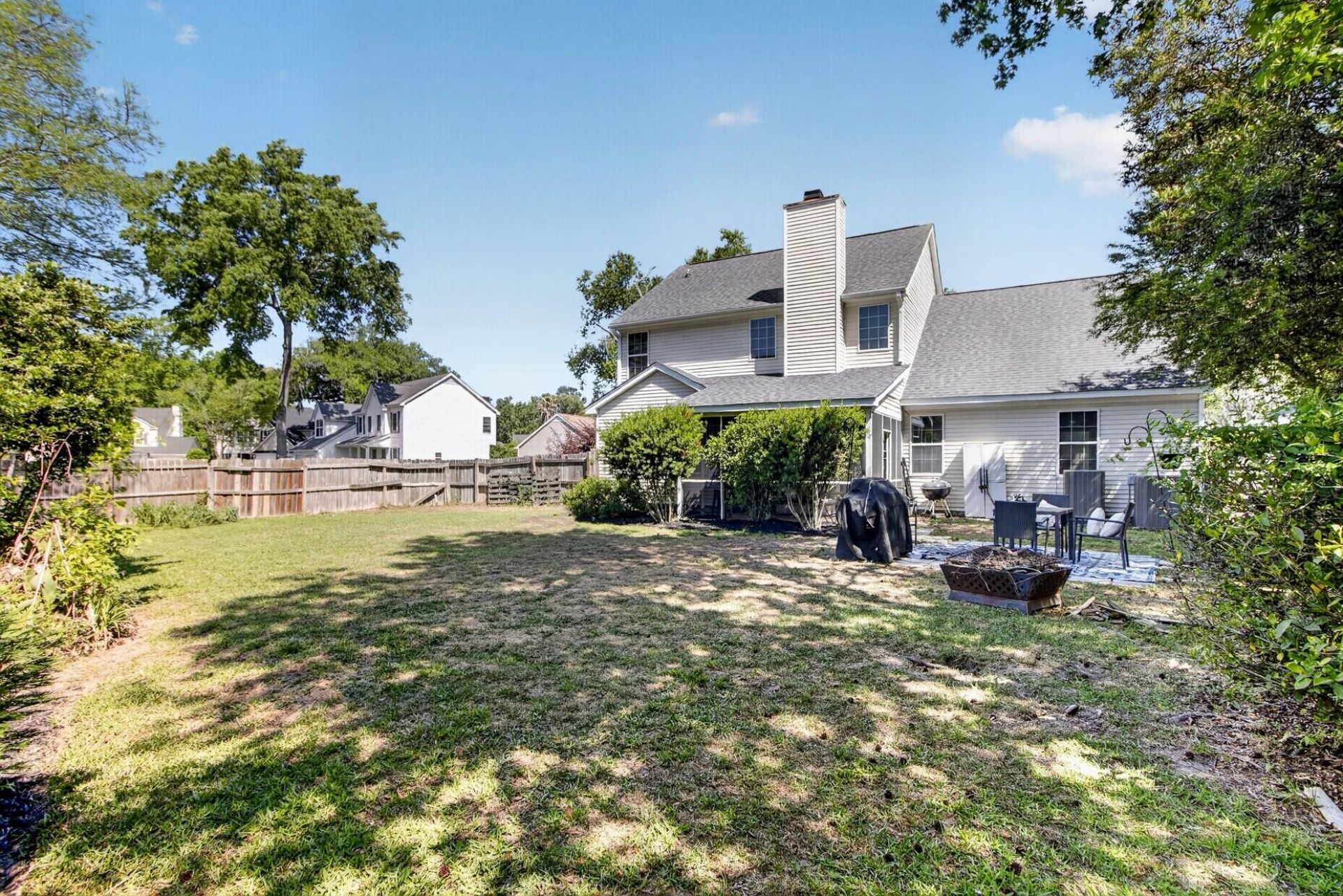 5400 Dwight Drive Photo 37