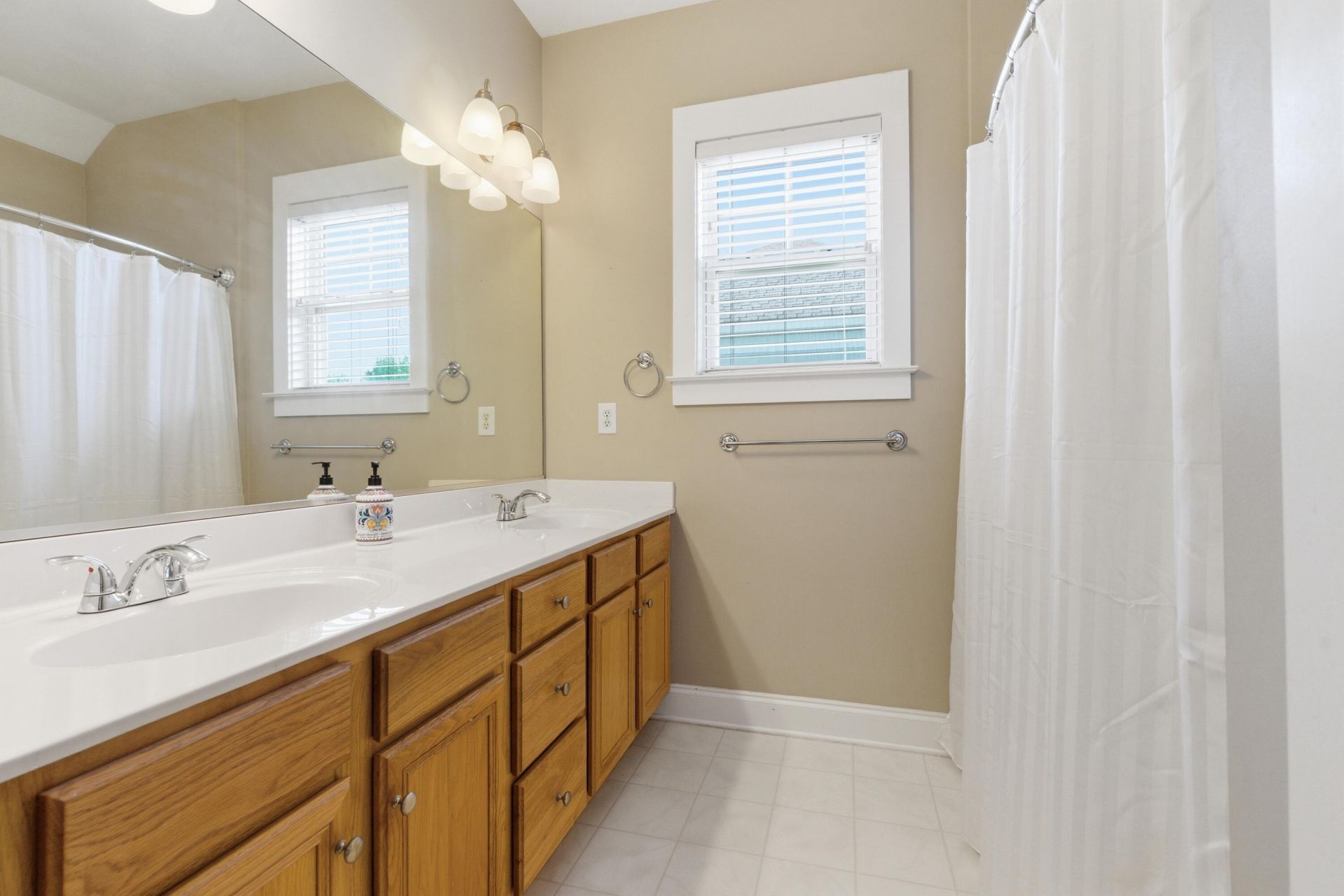 203 Hydrangea Street Photo 27