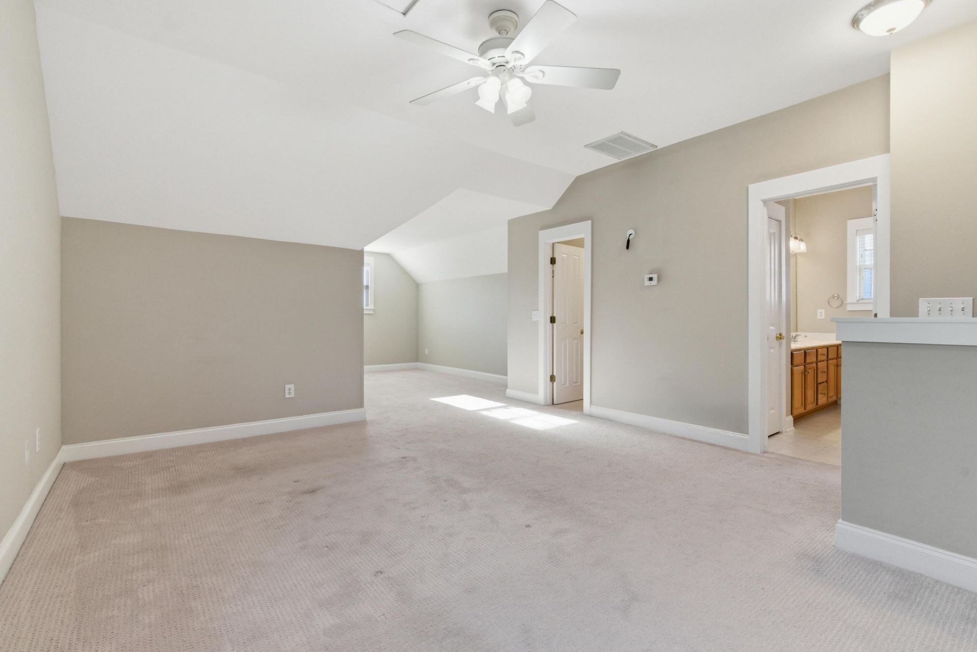 203 Hydrangea Street Photo 30