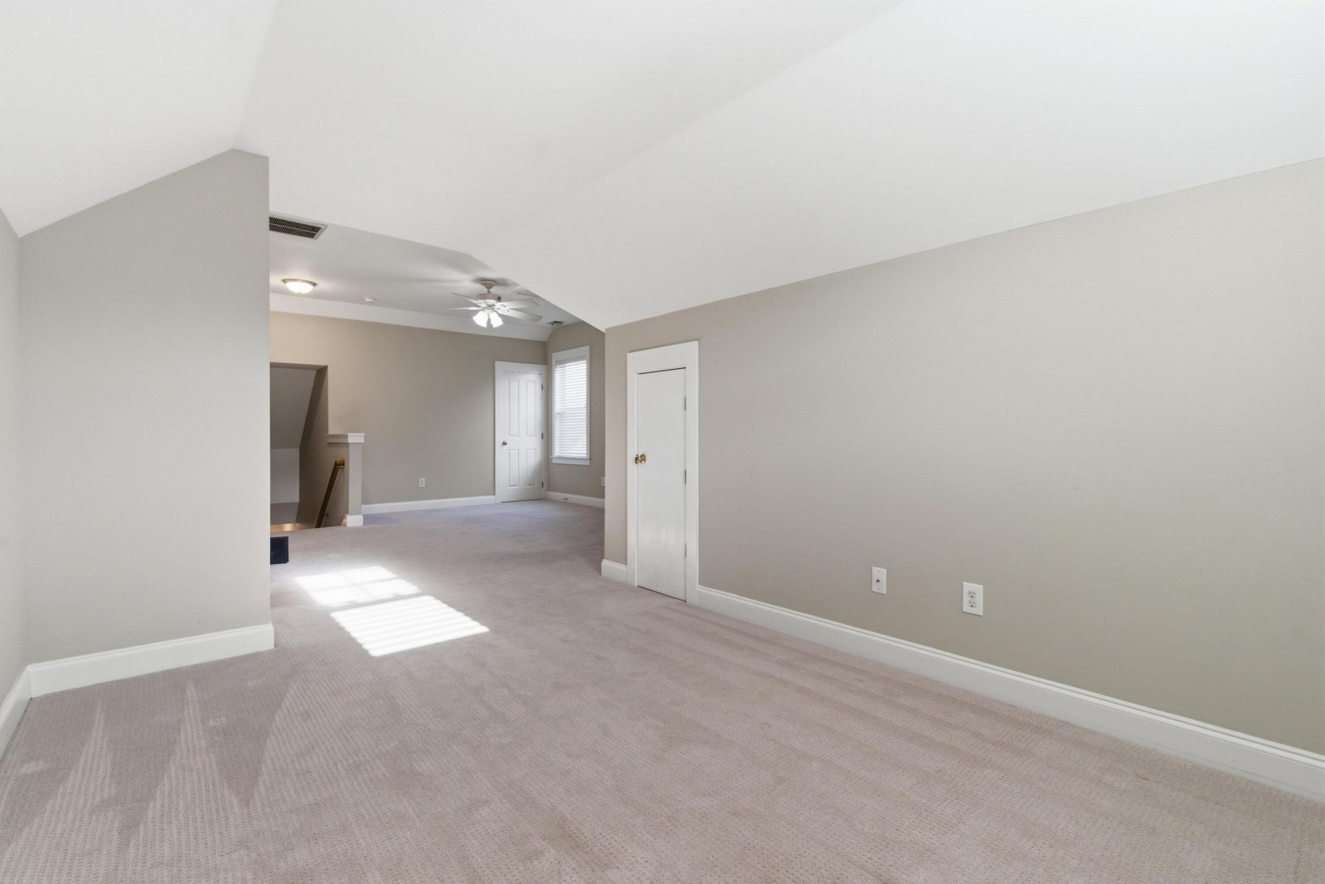 203 Hydrangea Street Photo 33