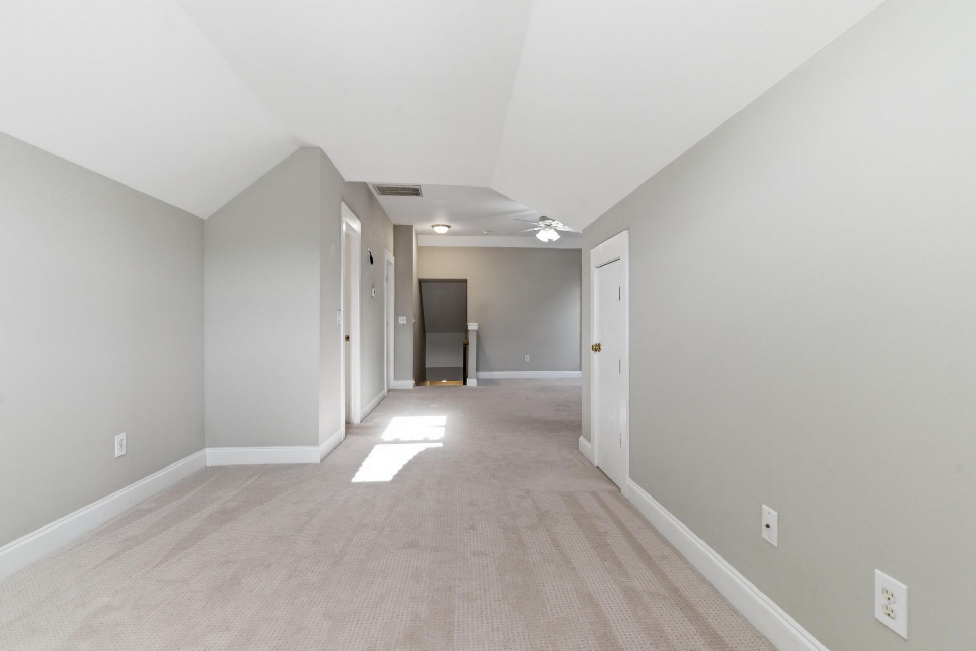 203 Hydrangea Street Photo 34