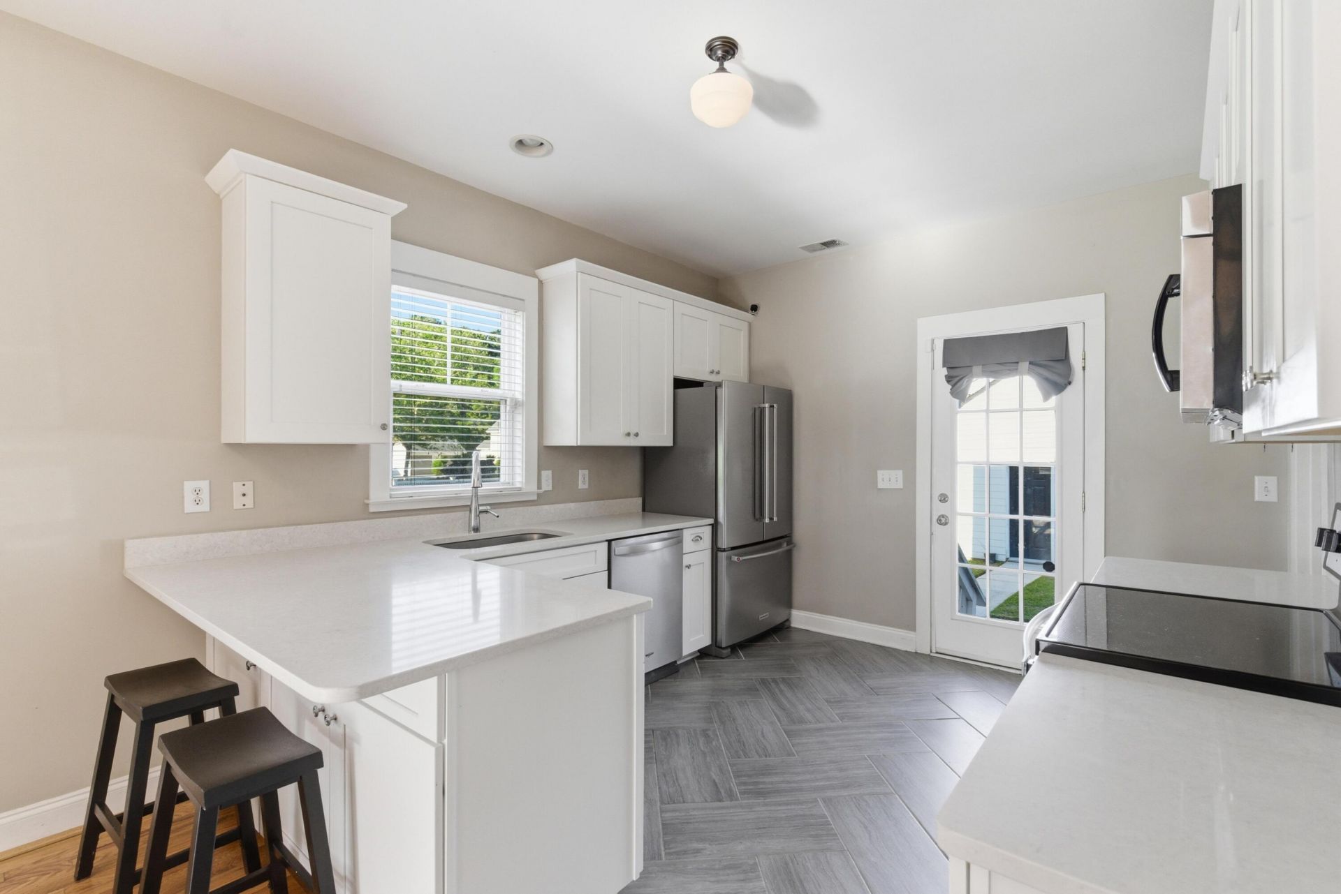 203 Hydrangea Street Photo 5