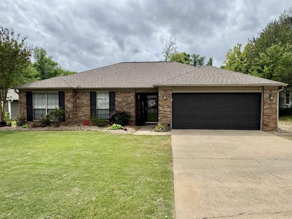 921 Fox Ridge Drive , Benton, AR 72019