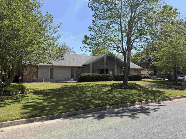4 Stratford, Pine Bluff, AR 71603
