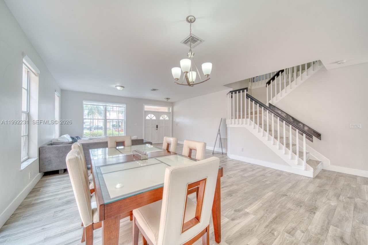 15261 SW 108th Ter, Miami, FL 33196 Photo