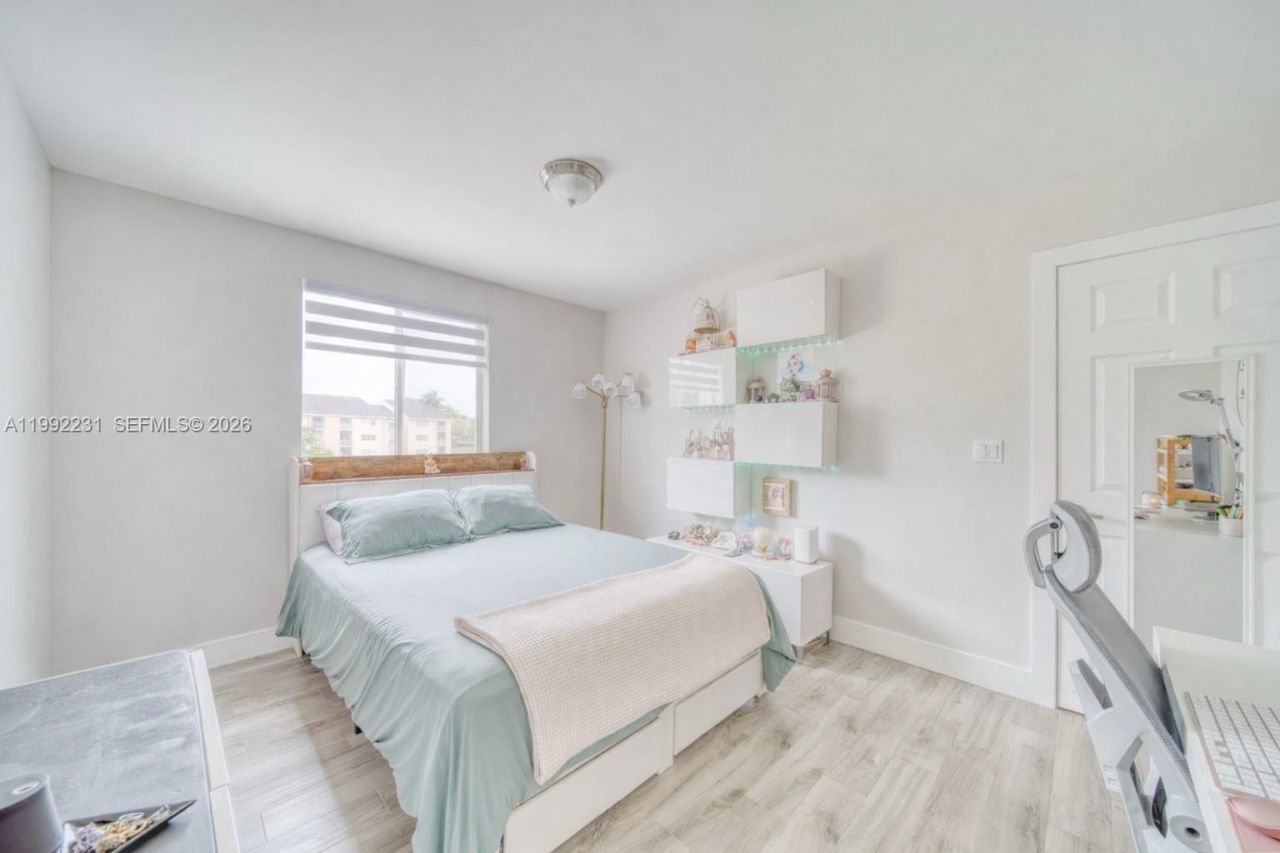 15261 SW 108th Ter, Miami, FL 33196 Photo