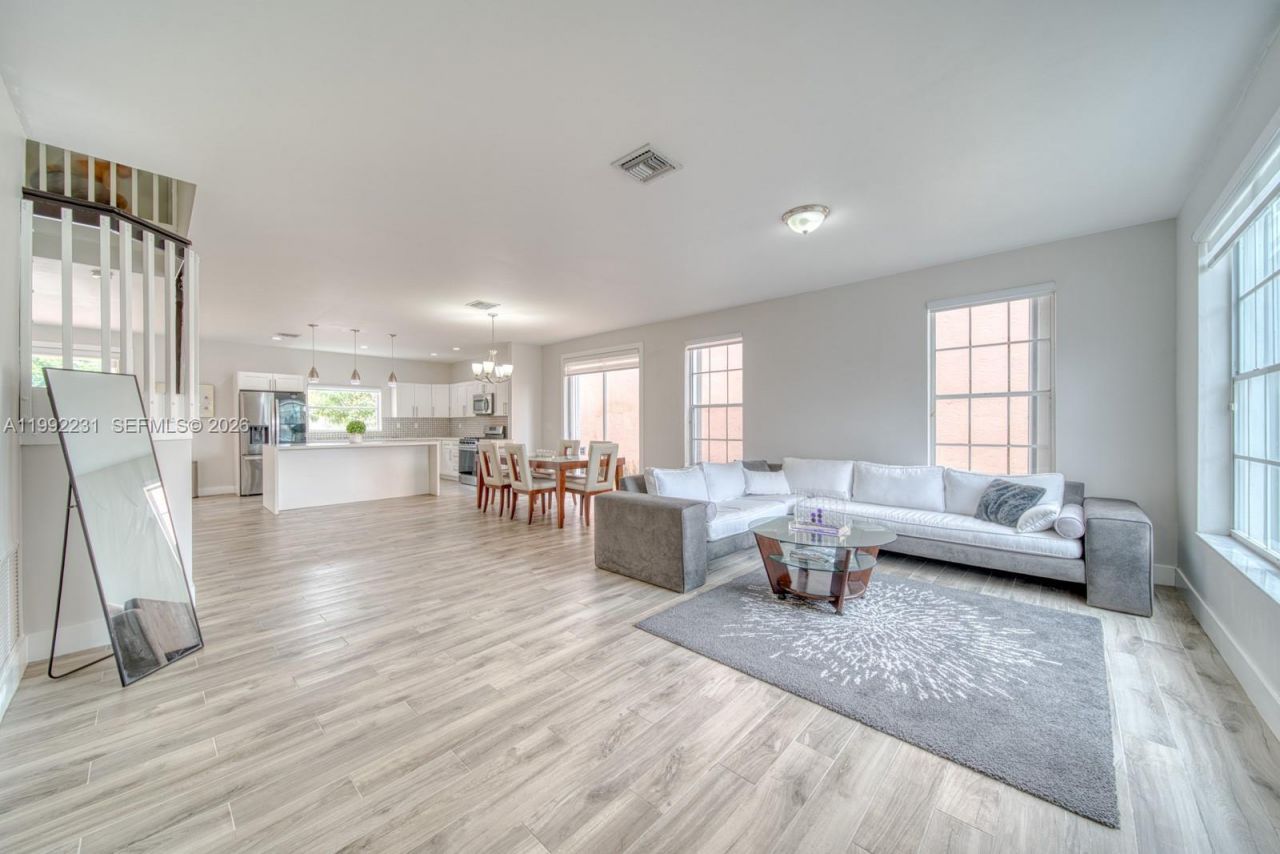 15261 SW 108th Ter, Miami, FL 33196 Photo