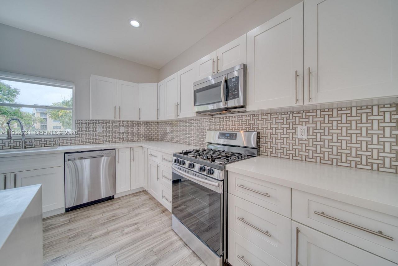 15261 SW 108th Ter, Miami, FL 33196 Photo