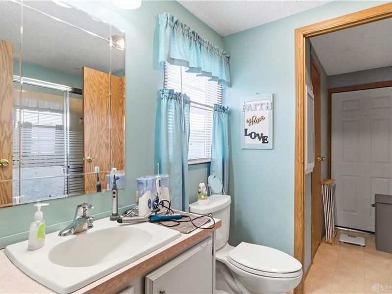 126 South Point Drive, Fairborn, OH 45324 Photo 11