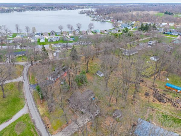 7935 S 122 E, Wolcottville, IN 46795