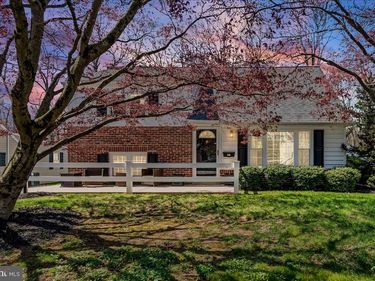 26 GREENTREE LANE, MALVERN, PA 19355