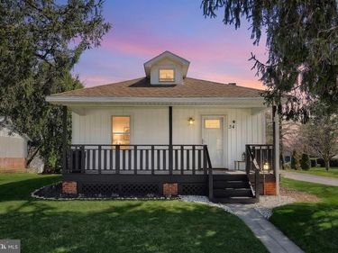 34 MILL STREET, STEWARTSTOWN, PA 17363