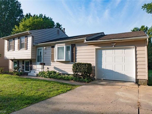 348 Silver Meadows Boulevard , Kent, OH 44240