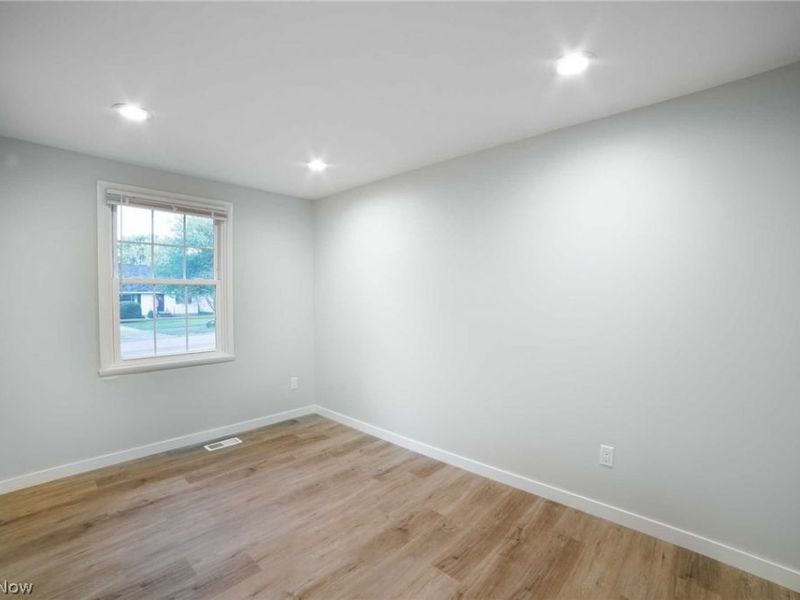 348 Silver Meadows Boulevard , Kent, OH 44240 Photo 10