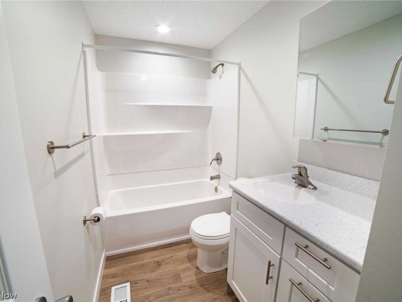 348 Silver Meadows Boulevard , Kent, OH 44240 Photo 12