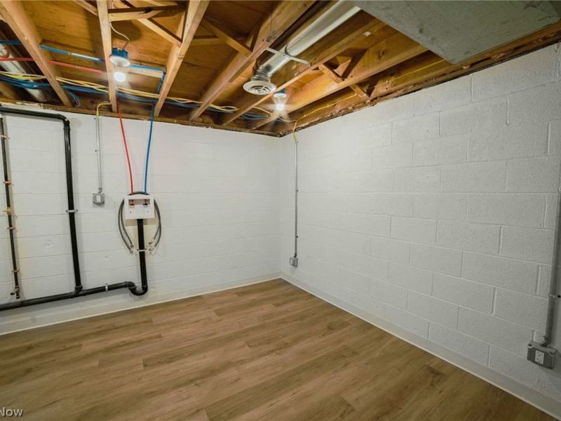 348 Silver Meadows Boulevard , Kent, OH 44240 Photo 16