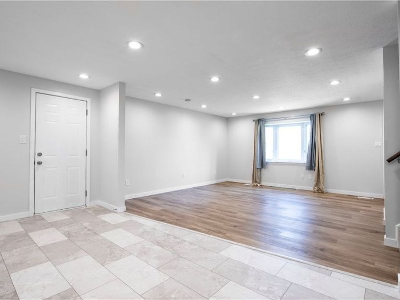 348 Silver Meadows Boulevard , Kent, OH 44240 Photo 3