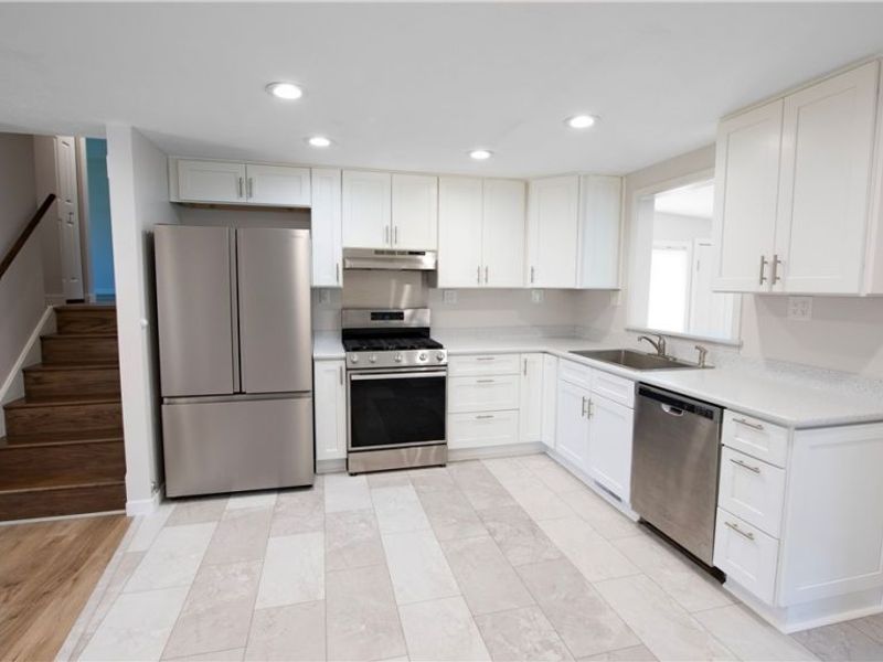 348 Silver Meadows Boulevard , Kent, OH 44240 Photo 4