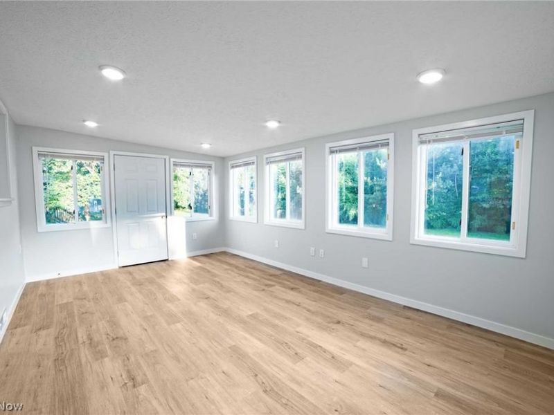 348 Silver Meadows Boulevard , Kent, OH 44240 Photo 5