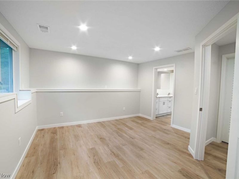 348 Silver Meadows Boulevard , Kent, OH 44240 Photo 7