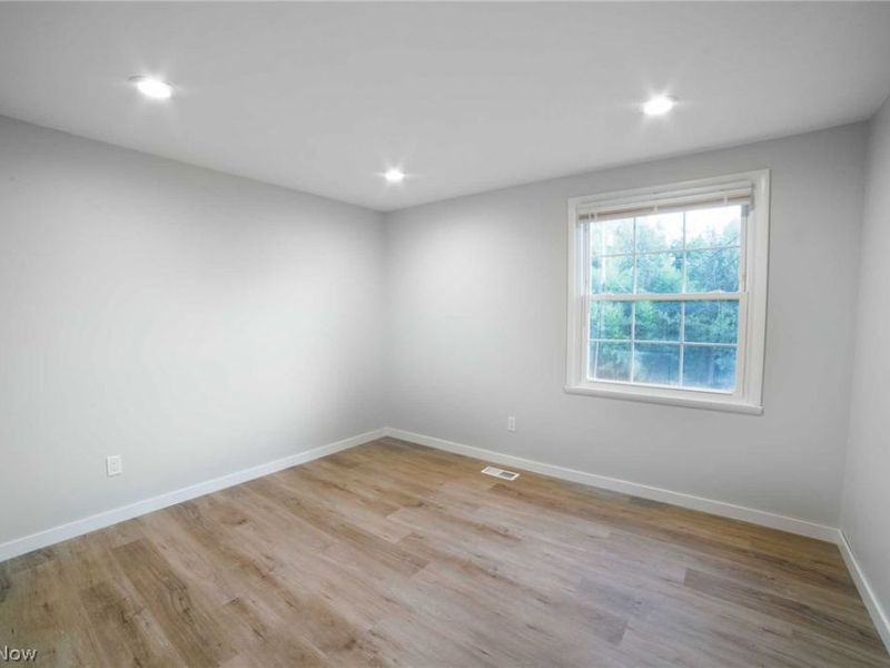 348 Silver Meadows Boulevard , Kent, OH 44240 Photo 9