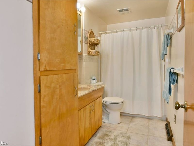 834 Pleasant Street, Warren, OH 44483 Photo 21