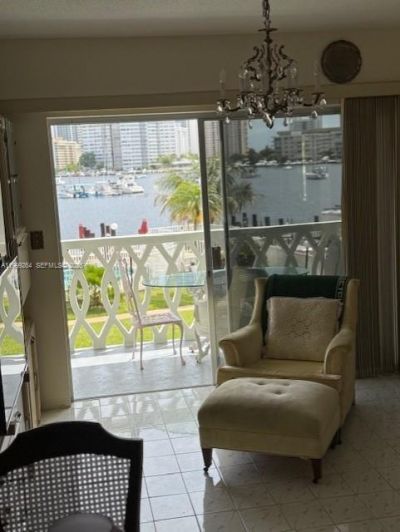 450 Golden Isles Dr, Unit 2G, Hallandale Beach, FL 33009 Photo