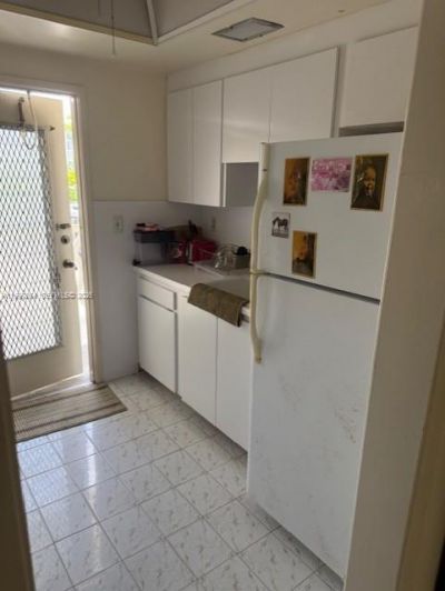 450 Golden Isles Dr, Unit 2G, Hallandale Beach, FL 33009 Photo