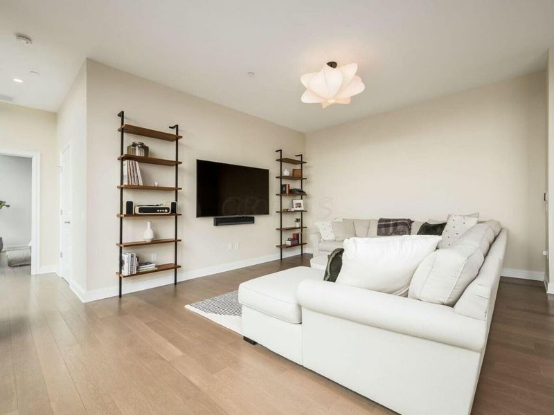 250 W Spring Street , Unit 713, Columbus, OH 43215 Photo 2