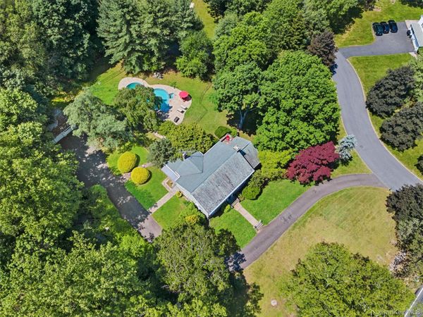 1 Finnegan Lane , Montebello, NY 10901