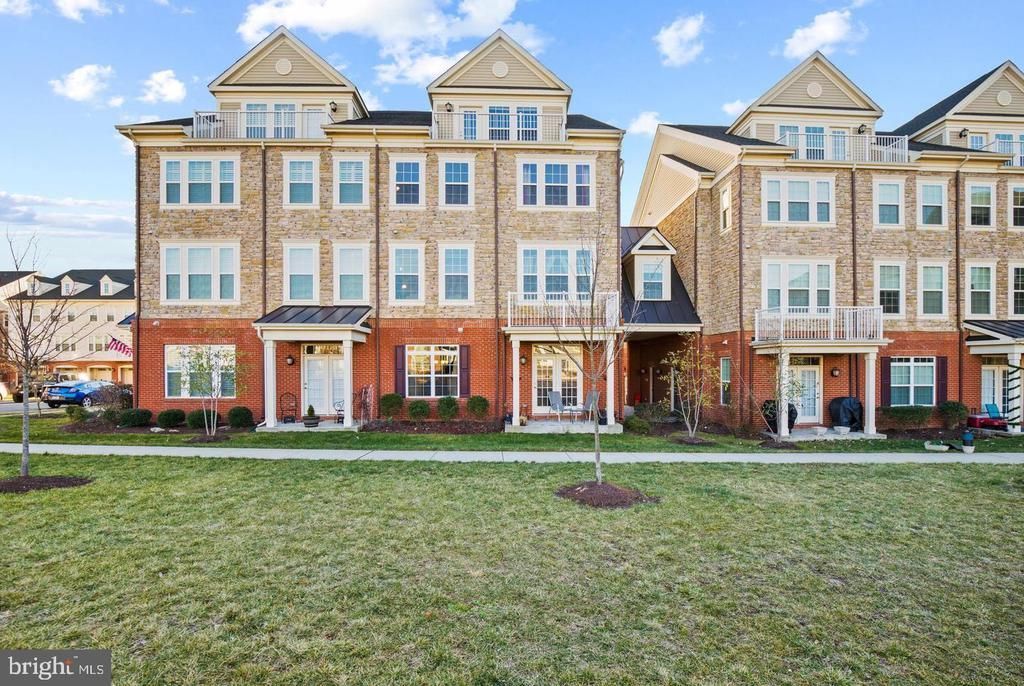 42592 Sunset Ridge Square, Ashburn, VA 20148 Main Photo