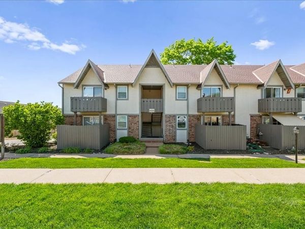 6232 Robinson Street, Unit 3, Mission, KS 66202