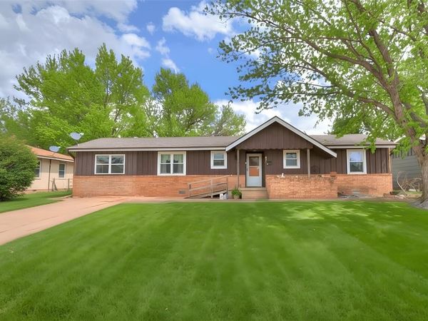 816 Hillcrest Drive, Watonga, OK 73772