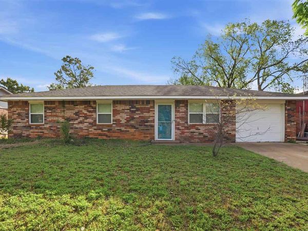 804 N Sharp Street, Perkins, OK 74059