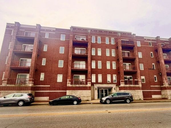 6238 26th Street, Unit 504, Berwyn, IL 60402