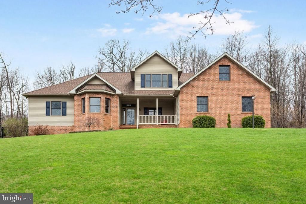 9718 Woodland Drive, Hanover, PA 17331 Main Photo