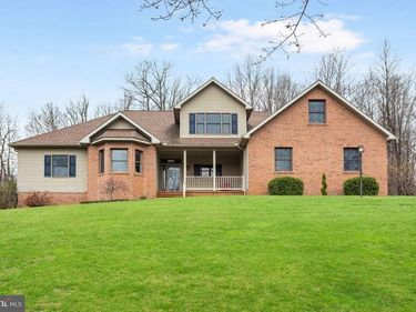 9718 WOODLAND DRIVE, HANOVER, PA 17331