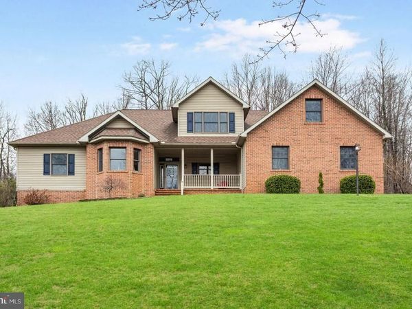 9718 WOODLAND DRIVE , HANOVER, PA 17331