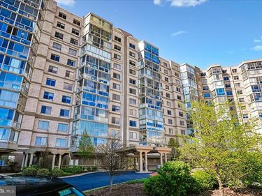 19375 CYPRESS RIDGE TERRACE, Unit 604, LEESBURG, VA 20176
