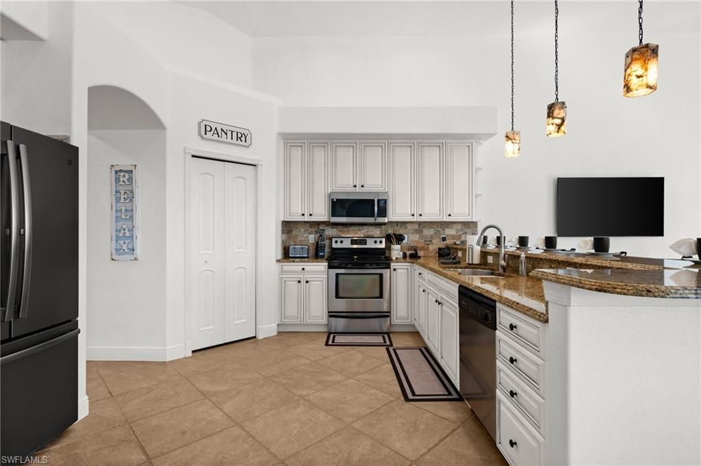 3041 SW 11th Pl, Cape Coral, FL 33914 Photo