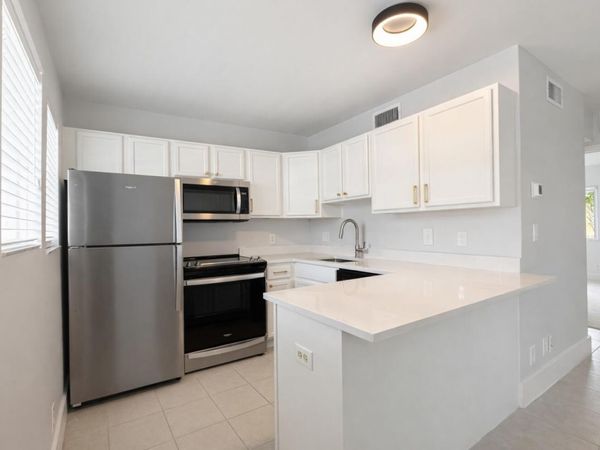 2660 NE 8th Avenue, Unit 216, Wilton Manors, FL 33334