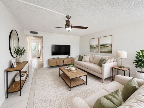 1 Canterbury A, West Palm Beach, FL 33417