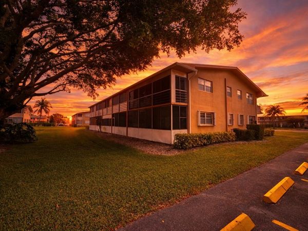 1 Canterbury A, West Palm Beach, FL 33417