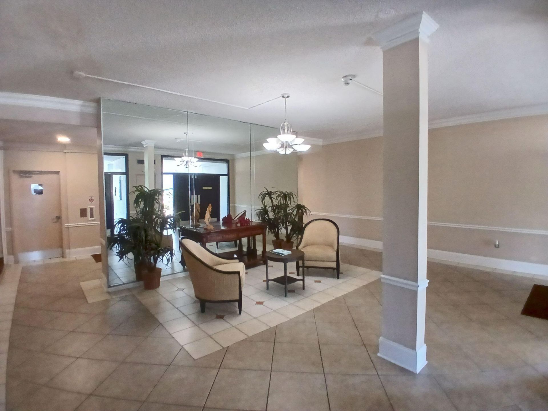 470 Executive Center Drive, Unit 4n, West Palm Beach, FL 33401 Photo