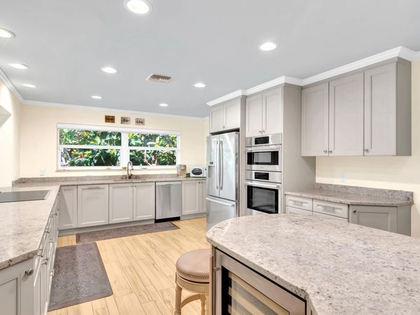 500 Gardenia Lane, Vero Beach, FL 32963