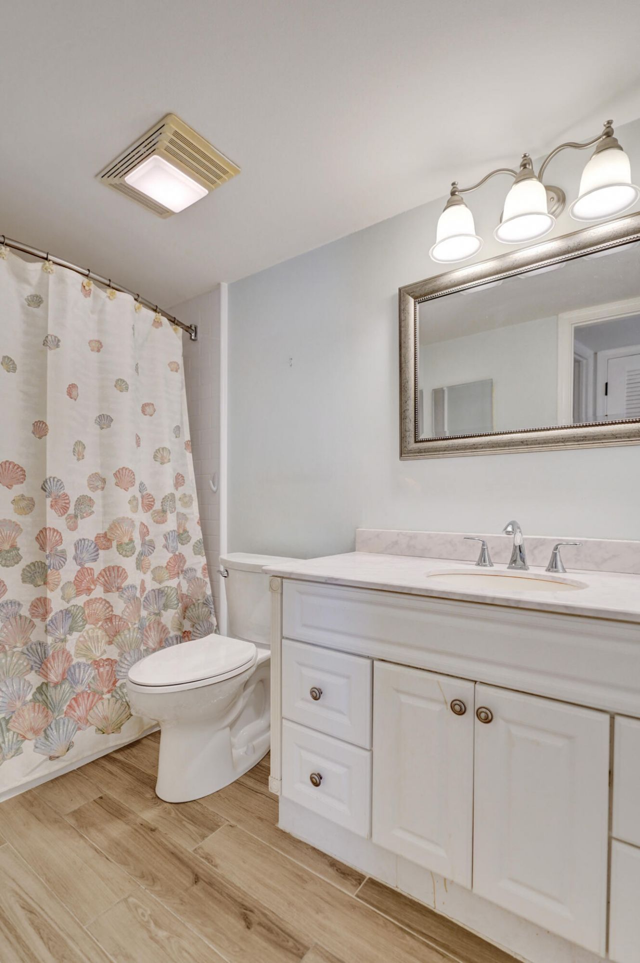 3051 NE 48th Street, Unit 702, Fort Lauderdale, FL 33308 Photo