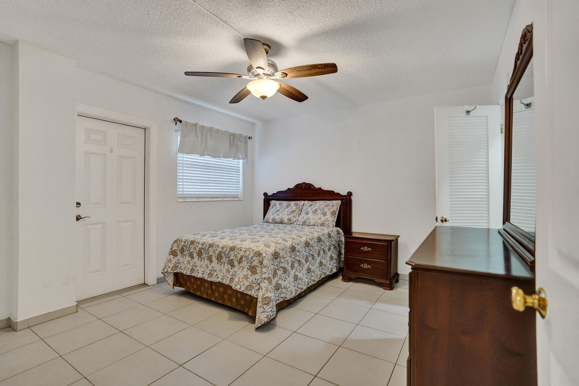 3051 NE 48th Street, Unit 702, Fort Lauderdale, FL 33308 Photo