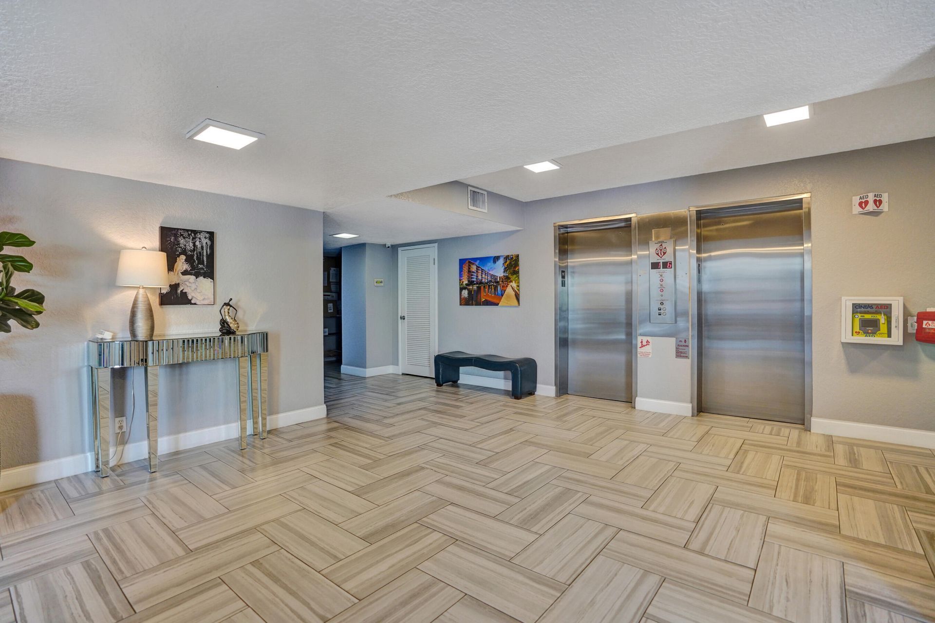 3051 NE 48th Street, Unit 702, Fort Lauderdale, FL 33308 Photo