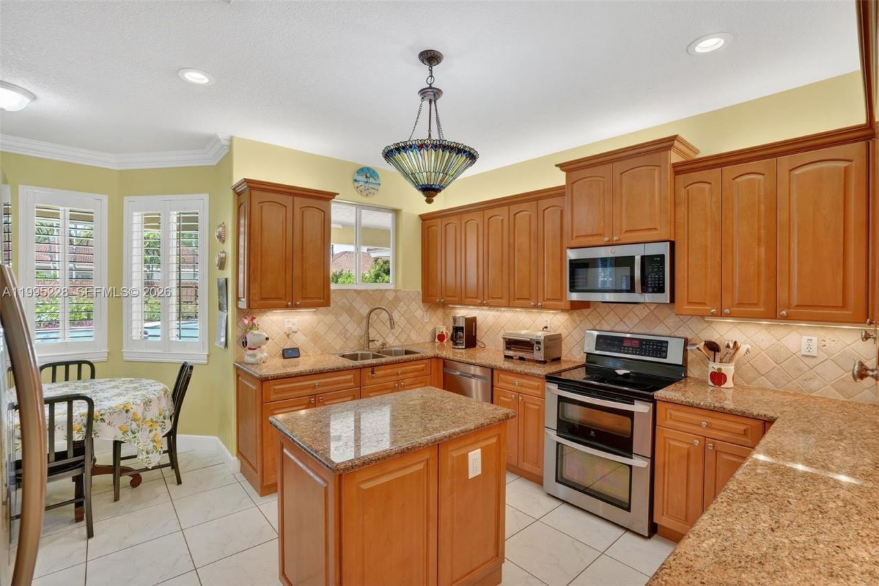 6462 SW 93rd Pl, Miami, FL 33173 Photo